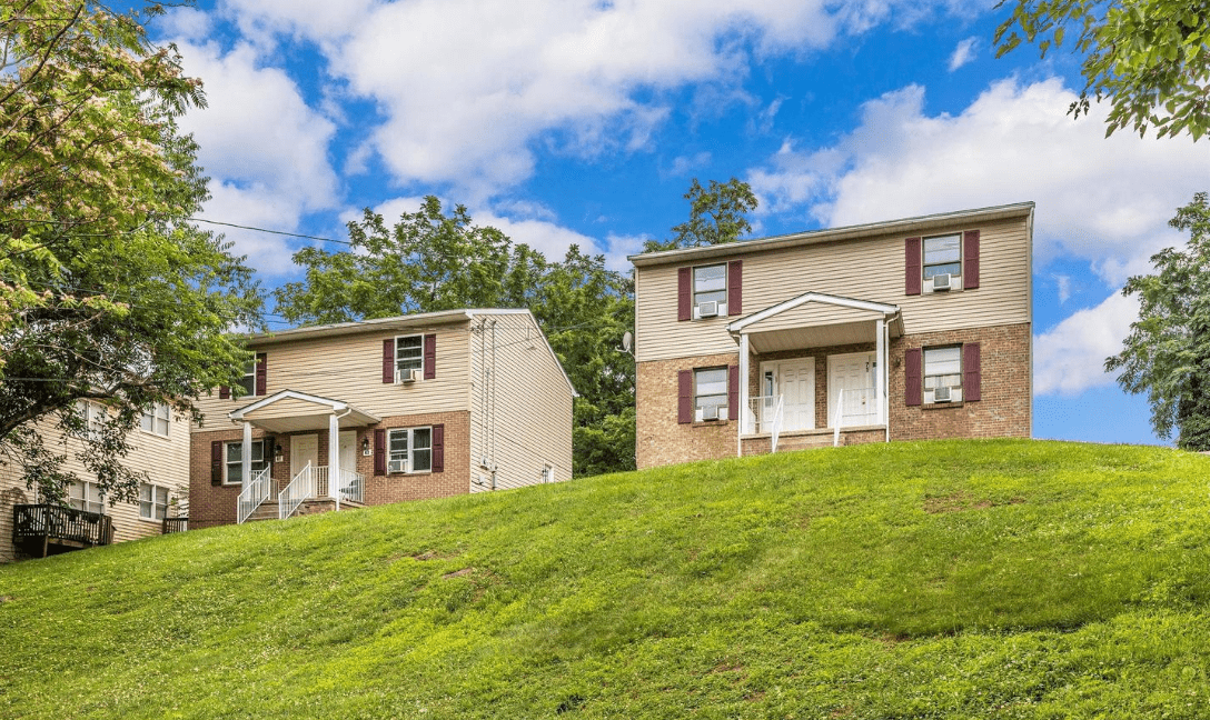 0 2 Duplex Buildings (Side by Side Units)