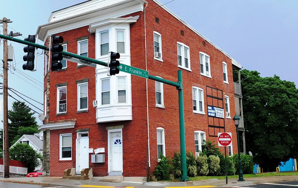 6 unit corner apartment building