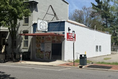 Corner commercial building