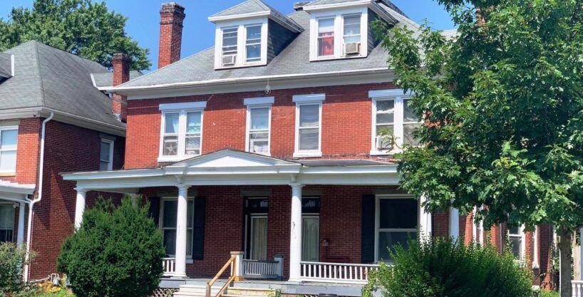 4 unit apartment building