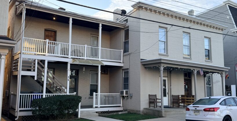 Turnkey 5-unit investment property fully rented exterior