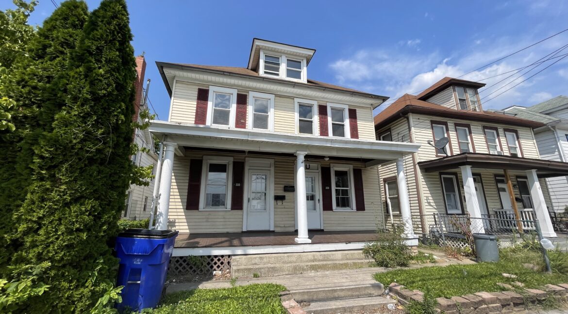Front view of Hagerstown duplex at 533-535 Frederick St